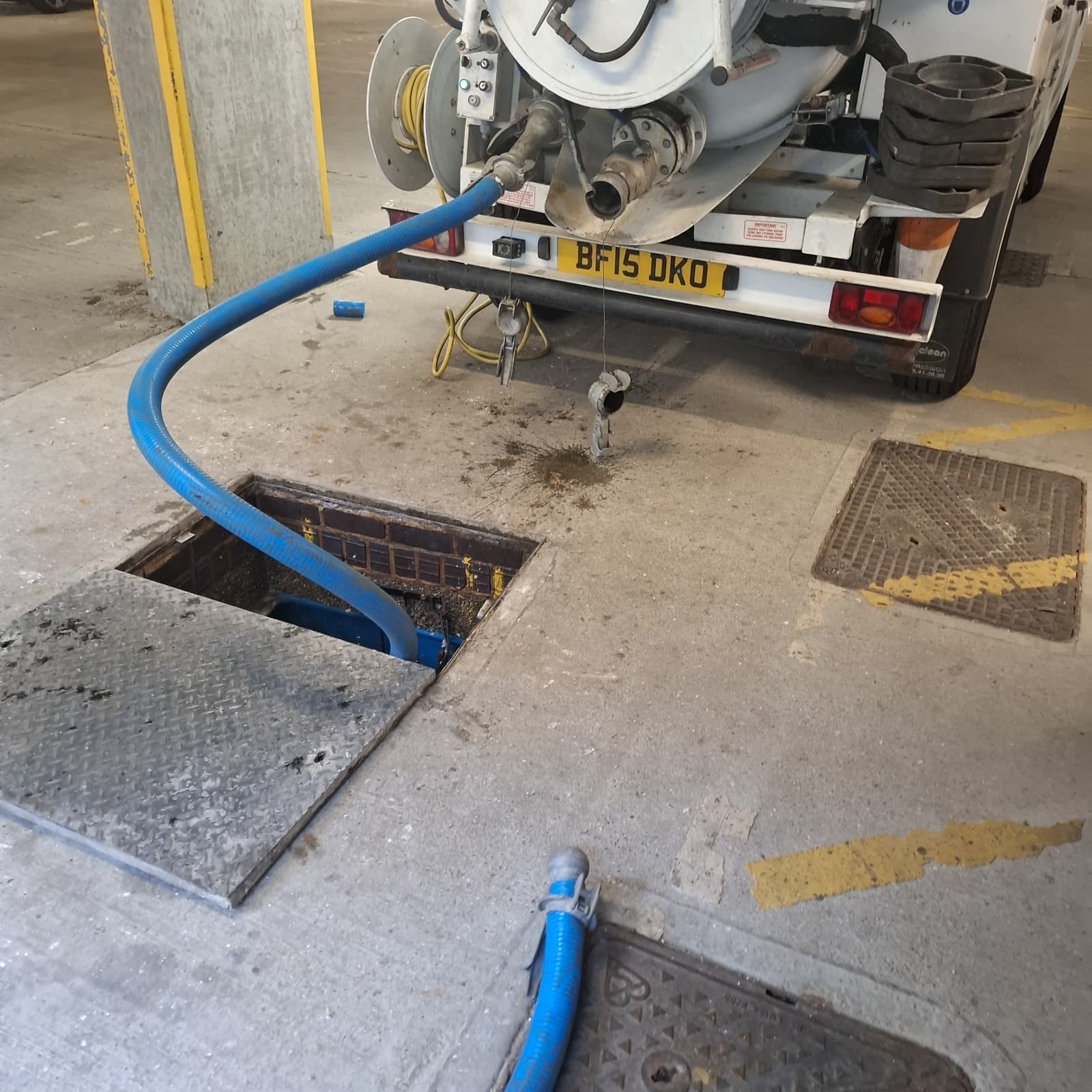 Sewage Pit Cleaning